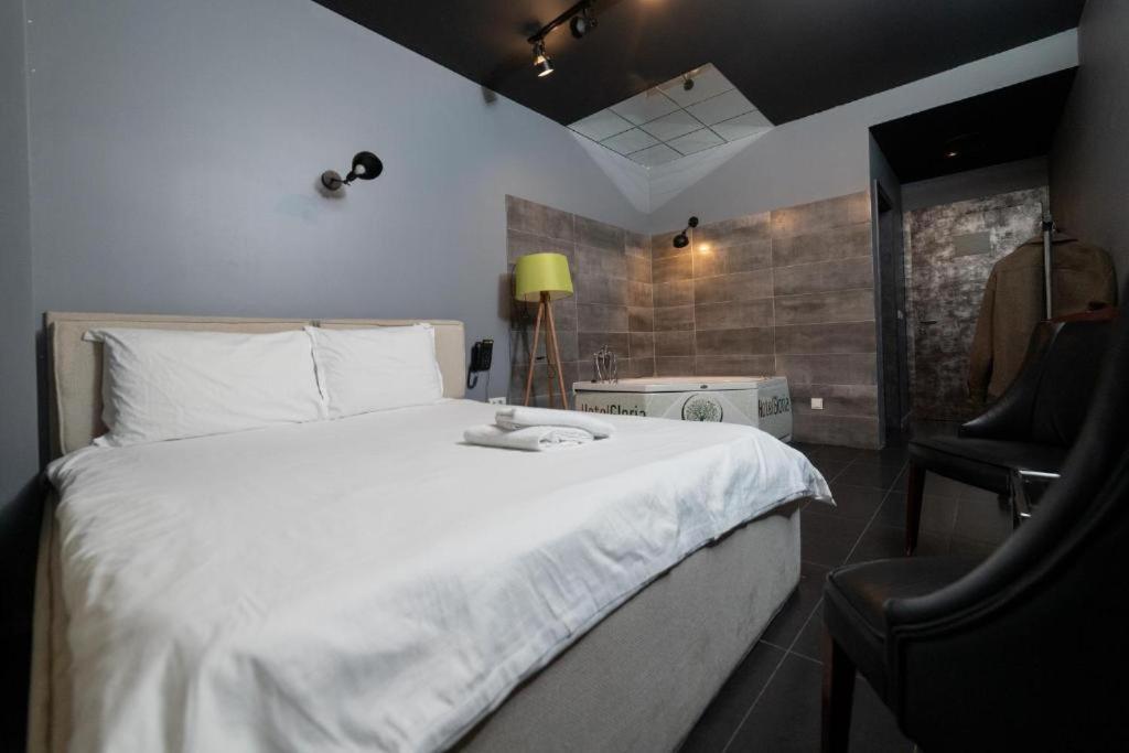 Hotel Gloria Ks พริสตีนา ภายนอก รูปภาพ